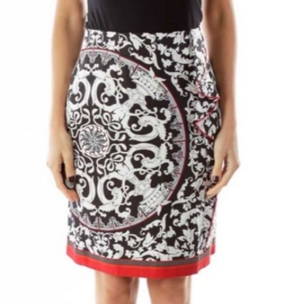 🔹️WHBM Black, Cream, & Red Vine Scroll Print Silk Skirt Size 2